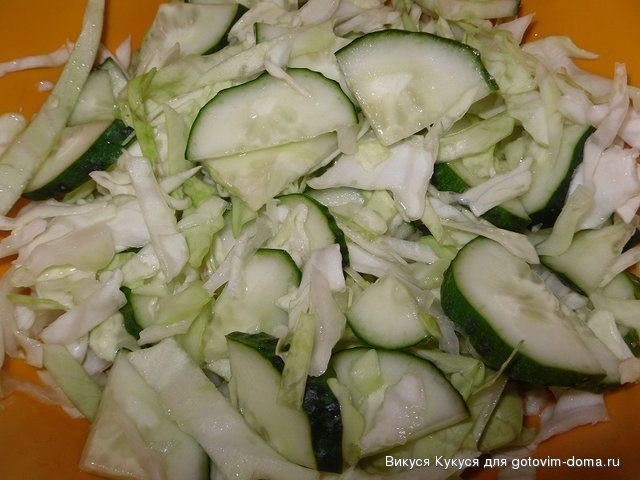 салат с капустой и огурцом.jpg