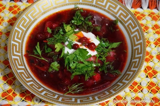 Борщ с замороженной клюквой