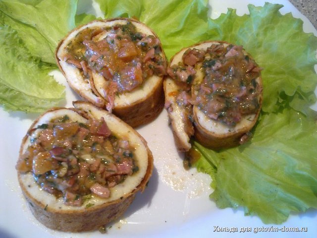 Яично-творожный рулет с помидорами и зеленью.jpg