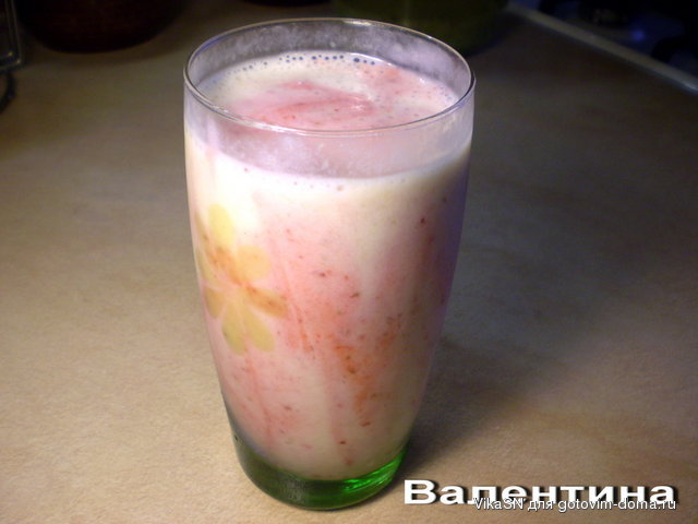 Коктейль бананово-полуничний.jpg