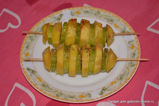 шашлычки из картофеля и цуккини (2).JPG