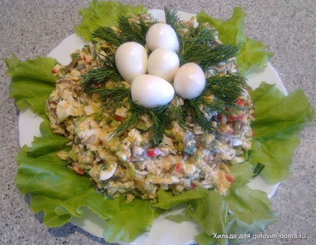 Салат с морской капустой и крабовыми палочками.jpg