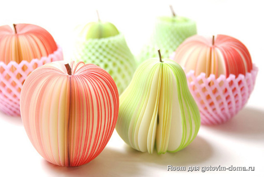 Kudamemo-Fruit-Shaped-Sticky-Notes_rect540.jpg