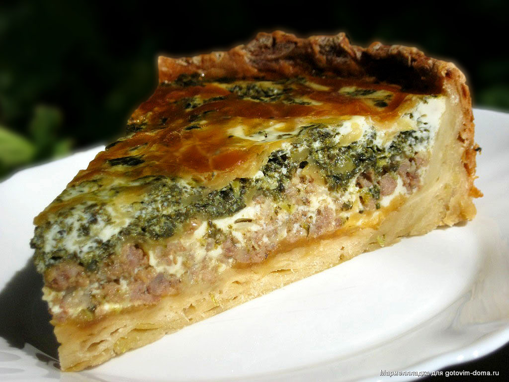 Пирог с солеными грибами рыжиками