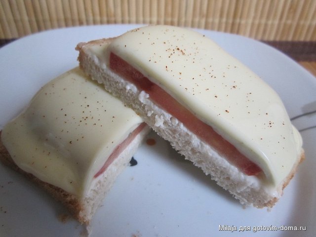 Бутеры с помидором и сыром, запечённые.JPG
