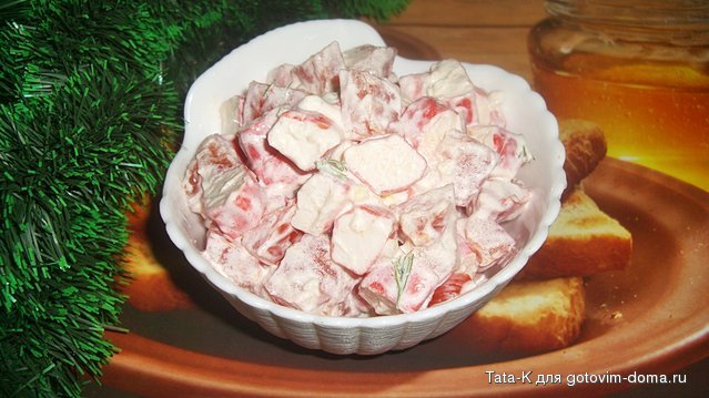 Салат из крабовых палочек и помидоров.JPG