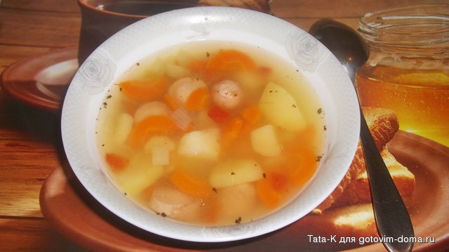 Легкий овощной суп с колбасой и помидорами.JPG