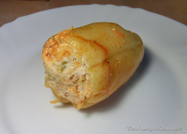 Перець, фарширований капустою з фаршем.jpg