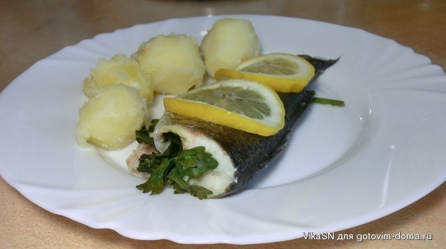 Сібас, запечений із лимоном і петрушкою.JPG