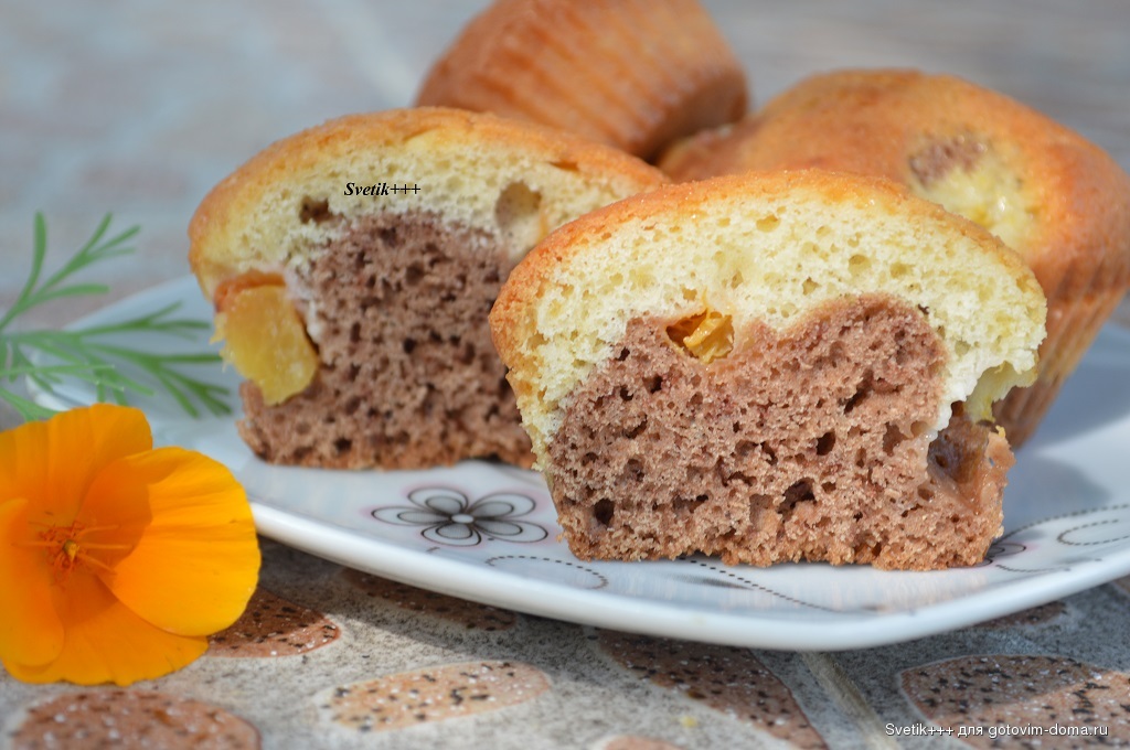 Творожный кекс с персиками