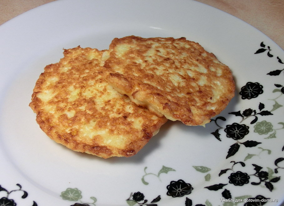 Капустные оладьи с сыром