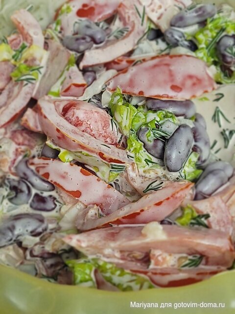 Салат с фасолью и помидорами.jpg