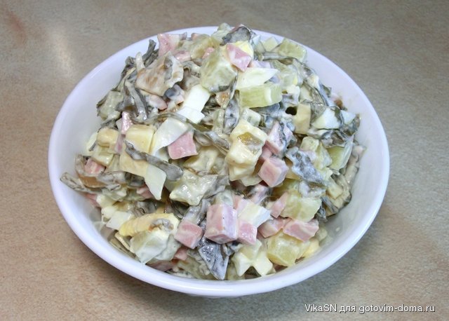 Салат із ковбасою та морською капустою.JPG
