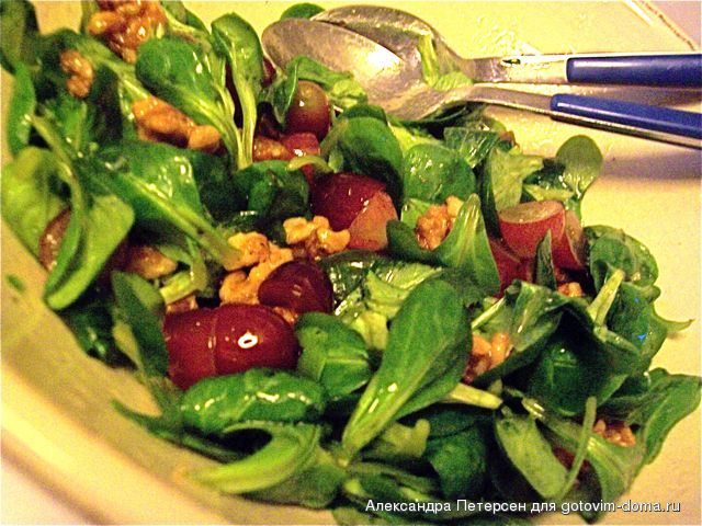 Weintrauben- und Walnusssalat 2.jpg