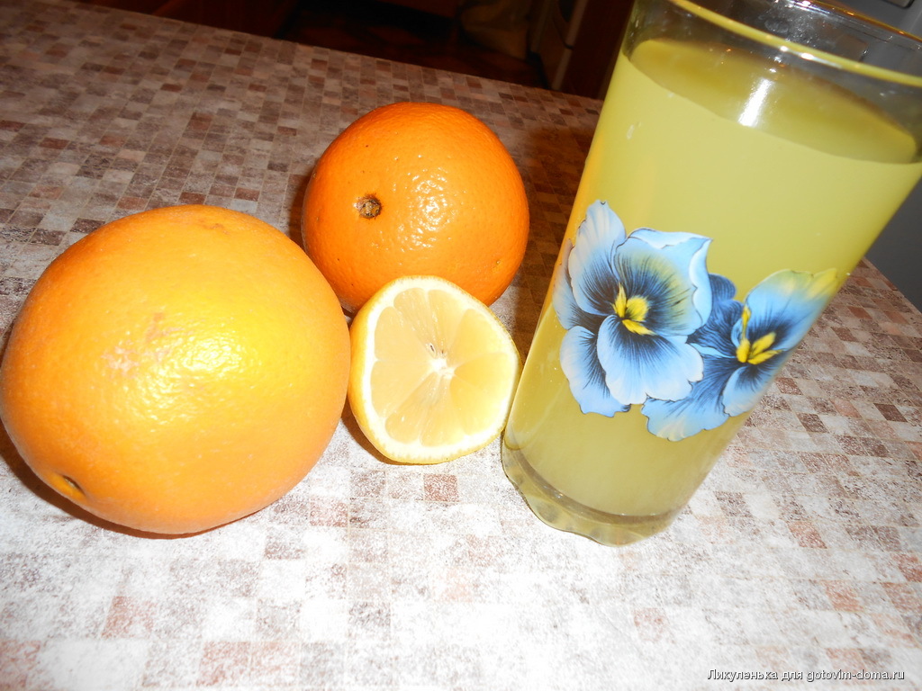 Сок из замороженных апельсинов в домашних условиях. Лимонад из замороженных апельсинов. Сок из замороженных апельсинов. Замороженный сок апельсина. Сок апельсиновый из замороженных.