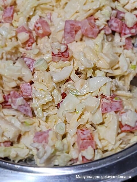 Капустный салат с яблоком и сыром.jpg
