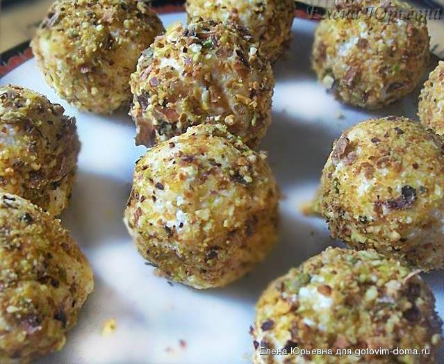Сырные шарики с фисташками