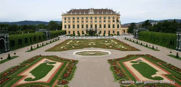 Schonbrunn-Palace-slider.jpg