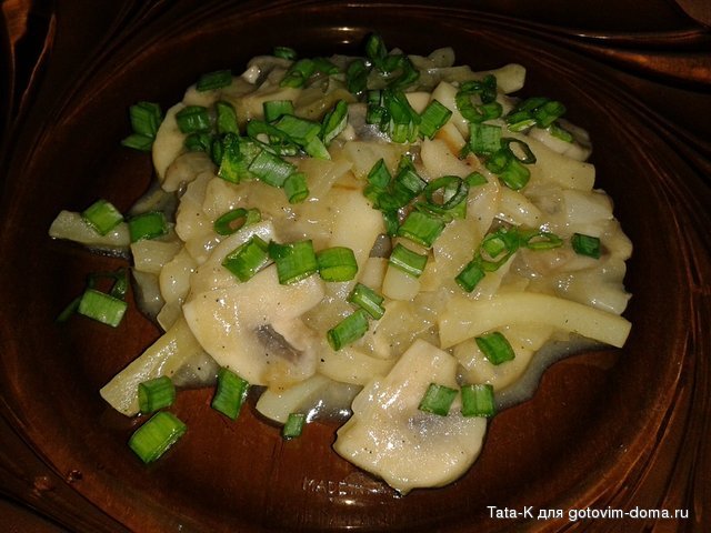 Кальмары, тушеные с шампиньонами.jpg