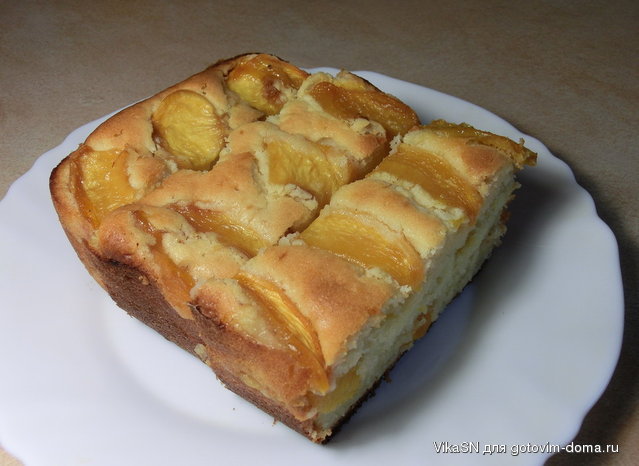Кекс із карамелізованими персиками.jpg