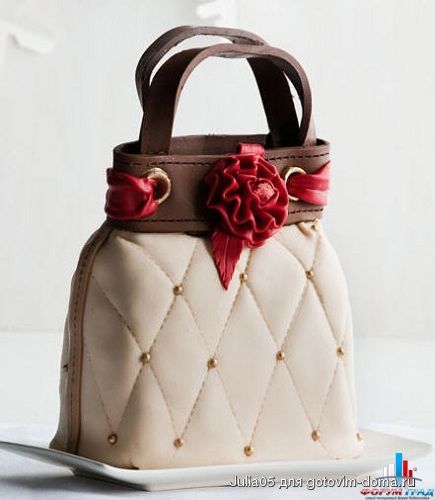 horchow_handbag_cake_1.jpg