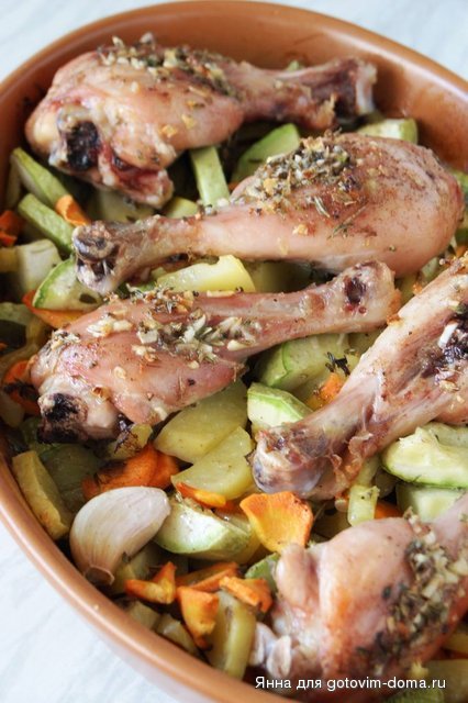Курица с овощами, запечённая в духовке.jpg