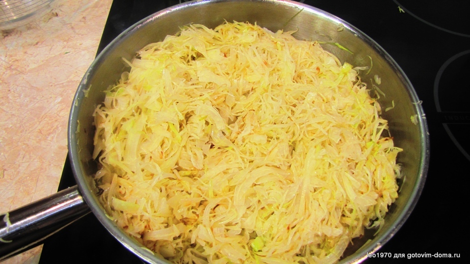 Жареная капуста с мясом