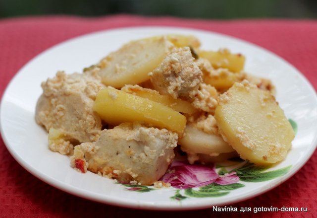 картошка с курицей в соусе с травами.JPG