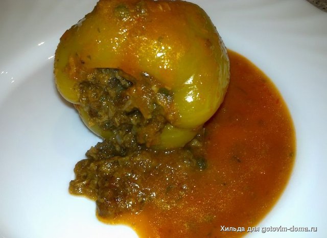 Перец, фаршированный тунцом и хлебом.jpg