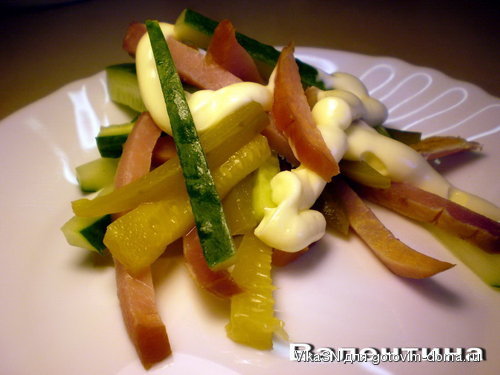 Салат с огурцами и сырокопченым мясом 1.jpg