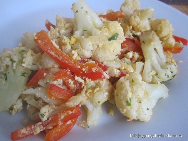 Цветная капуста с перцем и яйцами.JPG