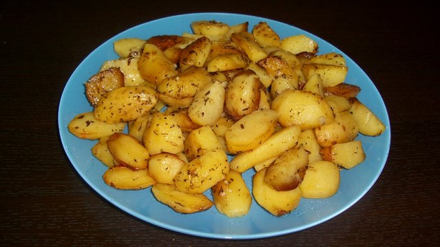 Запеченные картофельные дольки.JPG
