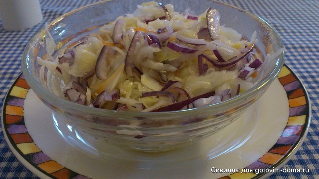 салат с капустой и красным луком.jpg