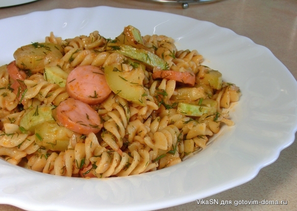 Паста з кабачками й сосисками.JPG