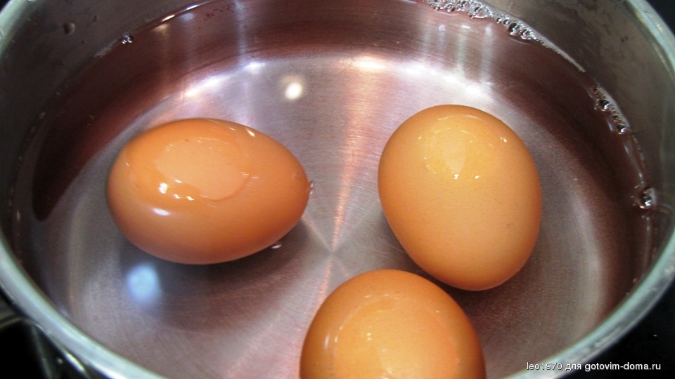 Видео вареные яички. Яйца в кастрюле. Отваривание яиц. Вареные яйца. Яйца варятся.