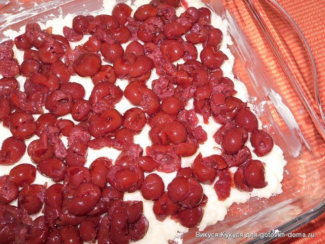 запеканка слой вишни.jpg
