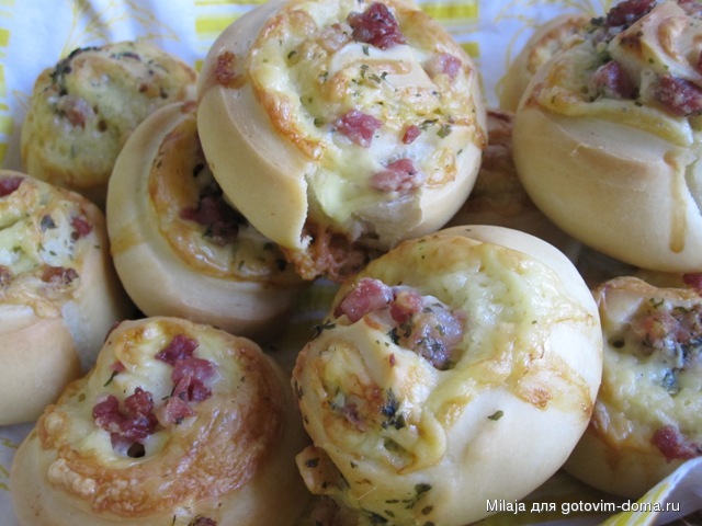 Булочки- улитки с беконом, сыром и петрушкой.JPG
