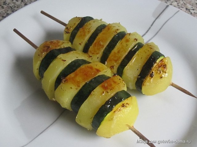 07.05. Шашлыки из картофеля и цуккини.JPG