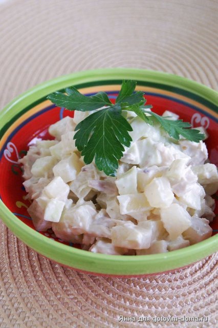 Салат из курицы с ананасами.jpg