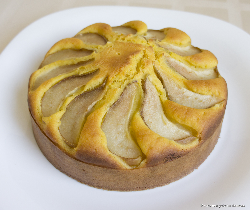 Пирог с яблоками на кукурузной муке