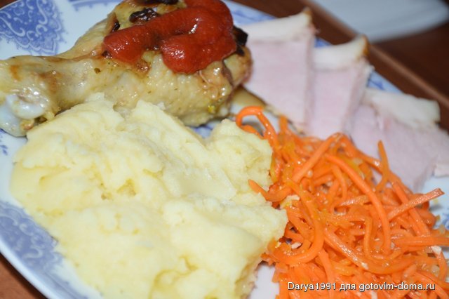 Пюрешка с курицей моркошкой и беконом.JPG