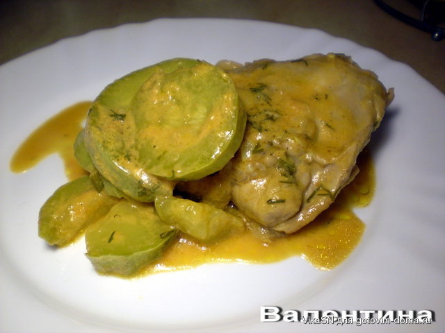 Курка, тушкована з кабачками.jpg