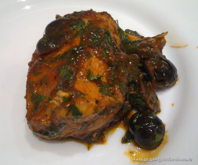 Курица, тушенная с маслинами и каперсами.jpg
