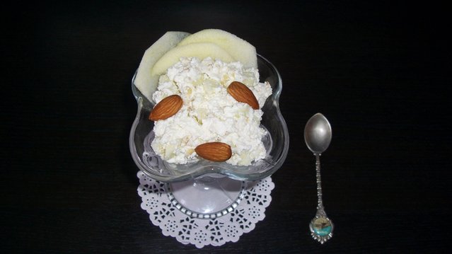 Творог с яблоками, орехами, овсяными хлопьями и медом.JPG