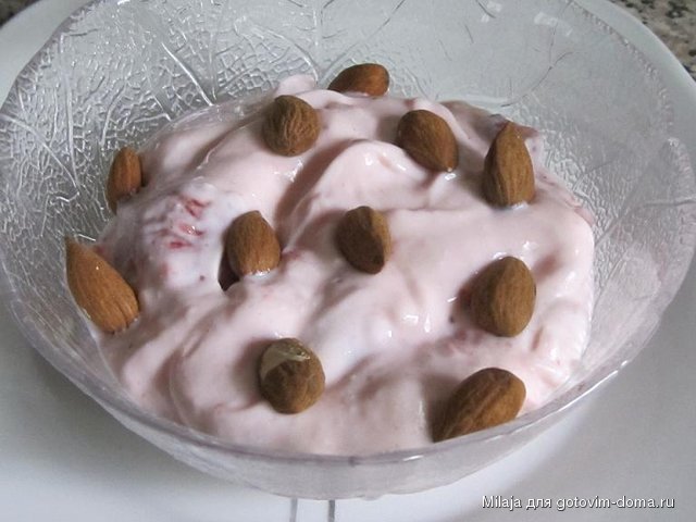 11.08. Творог с клубникой и орехами.JPG