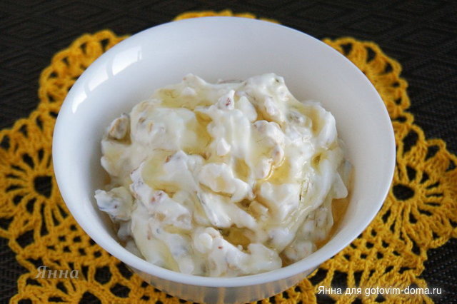 Творог с грушами, орехами, овсяными хлопьями и медом.jpg