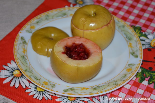 яблоки, запеченные с медом и ягодами (3).JPG