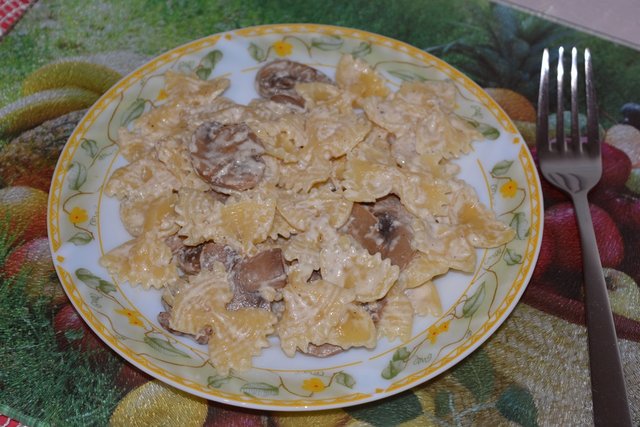 2фарфалле с шампиньонами.JPG
