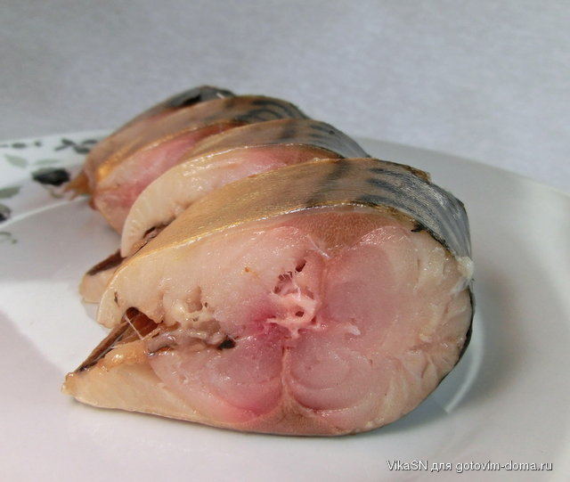 Соленая скумбрия с черносливом.jpg