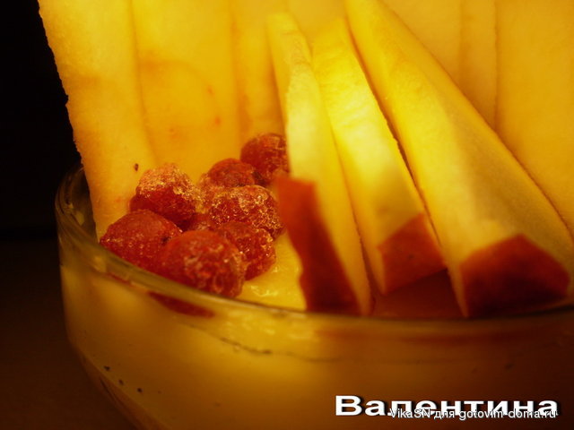 Яблучний десерт із заварним кремом.jpg